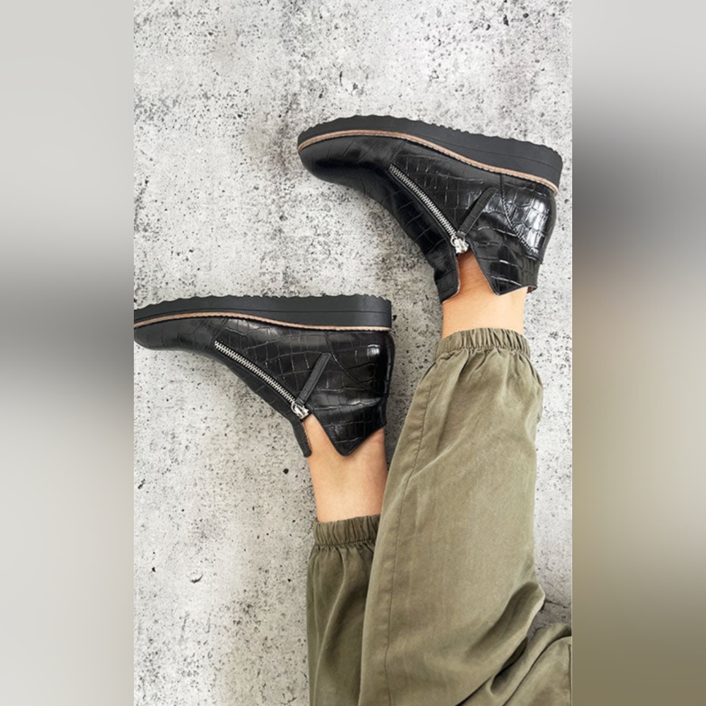 DJANGO & JULIET* 'Ohmyes' Black Double Zip Front Croc Leather Ankle Boot Sz 39 - Picture 7 of 17